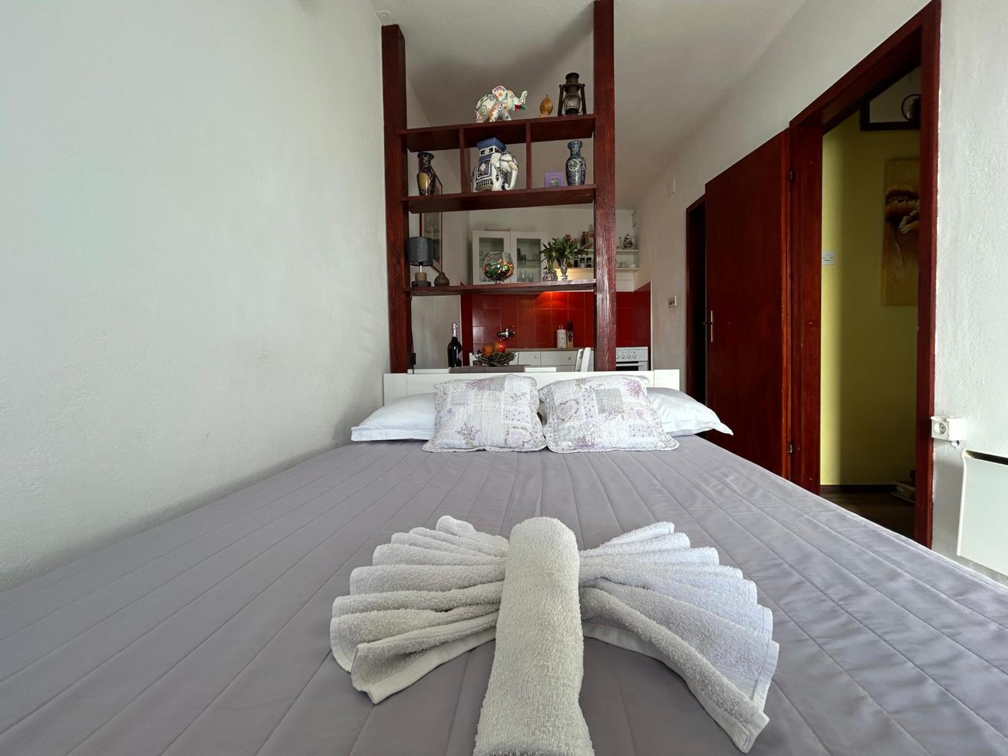 Seafront Studio Apartment+Balcony بودغورا المظهر الخارجي الصورة