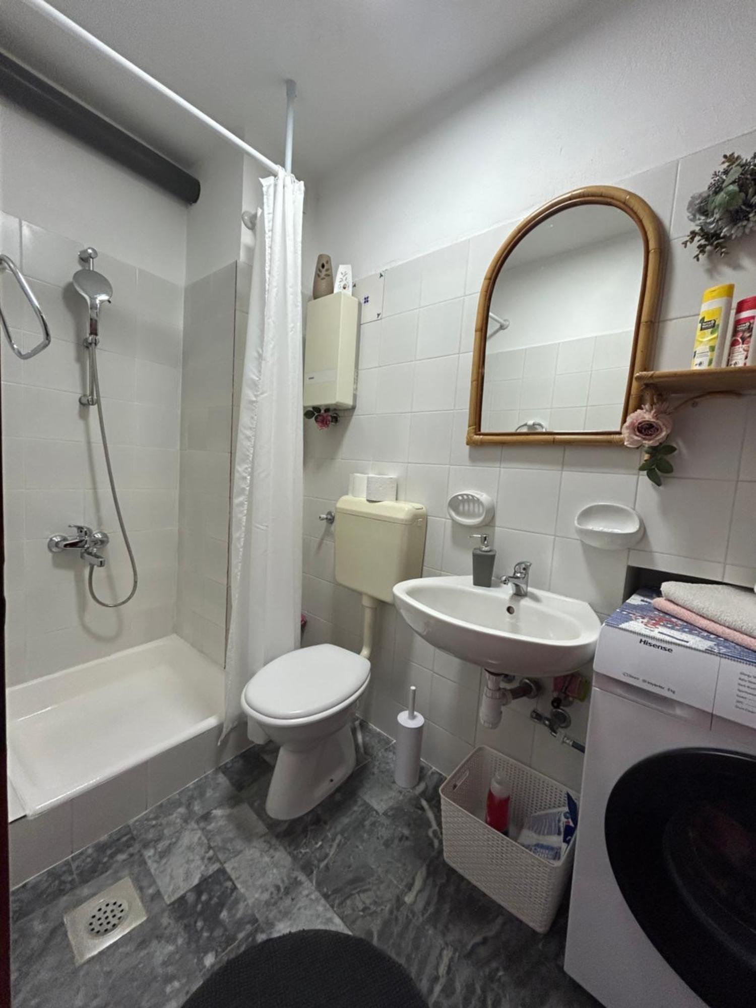 Seafront Studio Apartment+Balcony بودغورا المظهر الخارجي الصورة